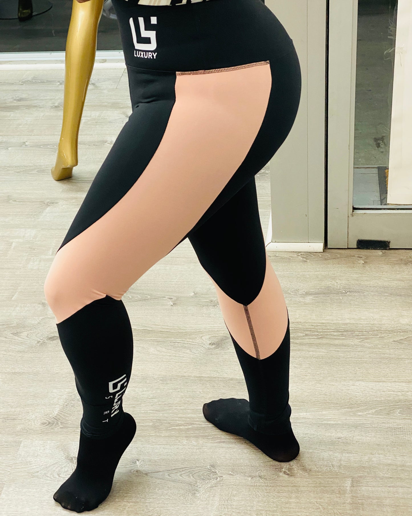 Luxury Sport Black/Salmon Legging